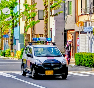 写真:パトロールカー2
